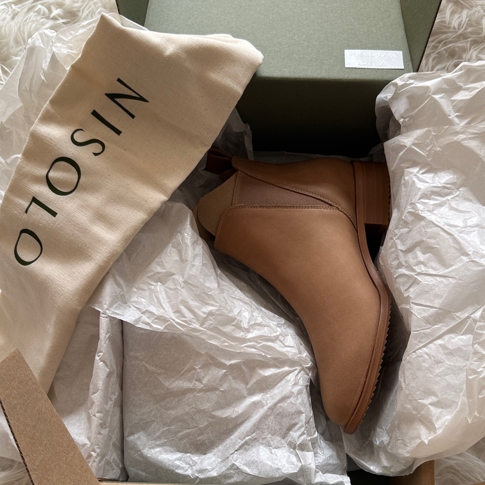 Nisolo Tan Ankle Boots